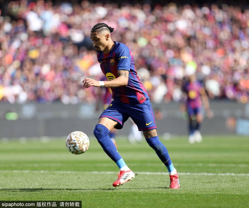 拉菲尼亚伤情告急:巴萨锋线再遭重创,马竞之战悬念重重